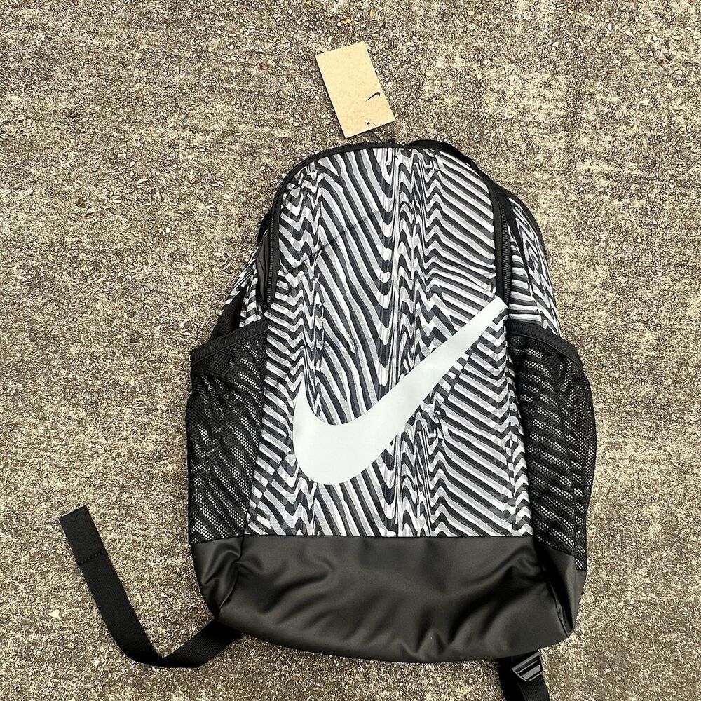 NWT NIKE BRASILIA BACKPACK Travel Gym School Bag Black Smoke Medium IH7966-010